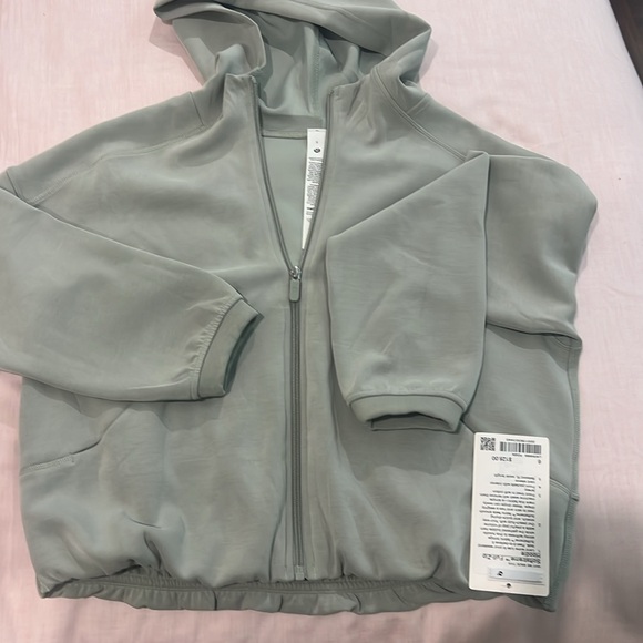 Lululemon jacket - Picture 5 of 7